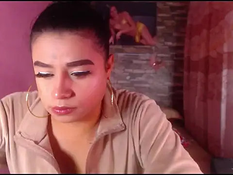 katrinawillff online show from November 6, 2025, 5:44 am