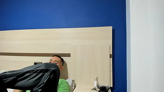 funcouple1985 online show from December 6, 2024, 1:35 am