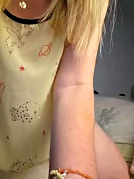 1Sweetnina online show from December 15, 2025, 9:42 pm