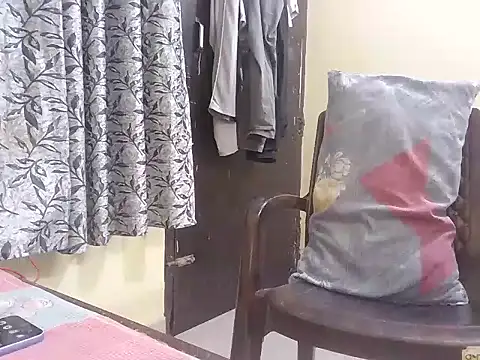 aakash ModelBrown online show from October 8, 2025, 5:24 pm