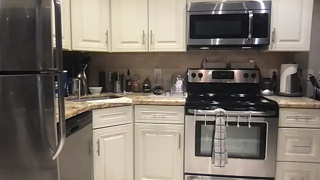 BigGuyMuscle online show from September 28, 2025, 5:42 pm