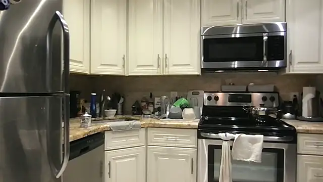 BigGuyMuscle online show from November 23, 2025, 6:45 am