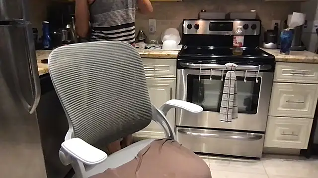 BigGuyMuscle online show from September 25, 2025, 4:13 pm