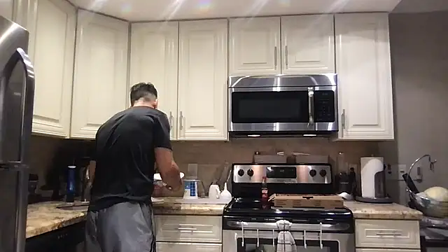 BigGuyMuscle online show from September 21, 2025, 12:32 pm