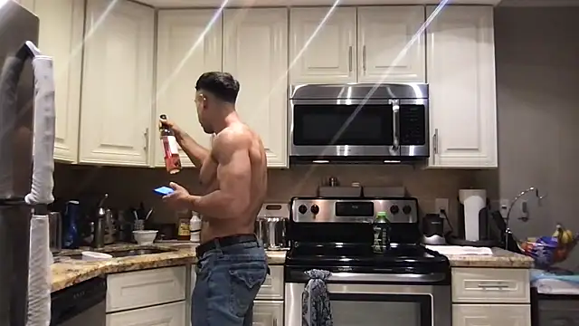 BigGuyMuscle online show from April 11, 2026, 1:57 am