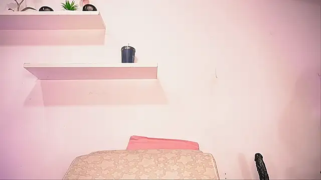 alexaa walker online show from September 24, 2025, 12:00 pm