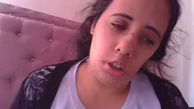 annarose19 online show from November 11, 2025, 7:52 pm