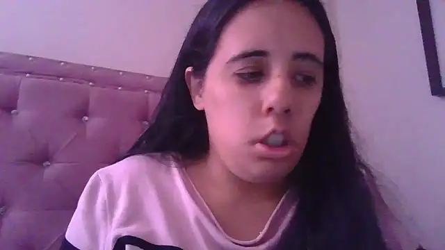 annarose19 online show from October 16, 2025, 5:32 pm