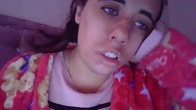 annarose19 online show from March 4, 2025, 9:32 pm