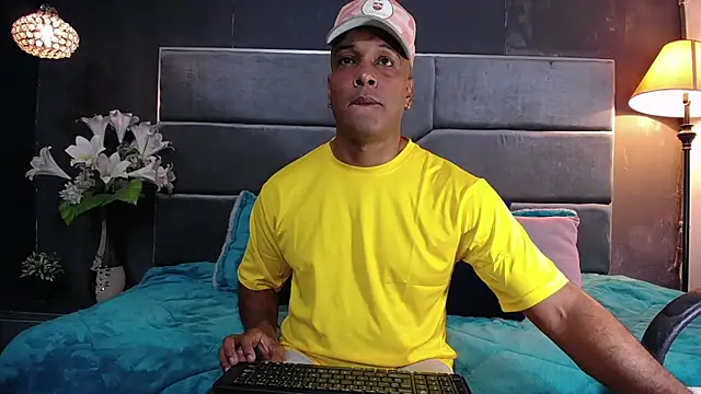 Snapshot of liam_howard chatting on November 18, 2025, 7:28 pm liam howard online show from November 18, 2025, 7:28 pm