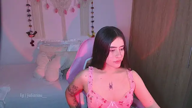 iriswest  online show from March 20, 2026, 11:50 pm