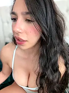 LoveLillyy online show from December 15, 2025, 9:42 pm