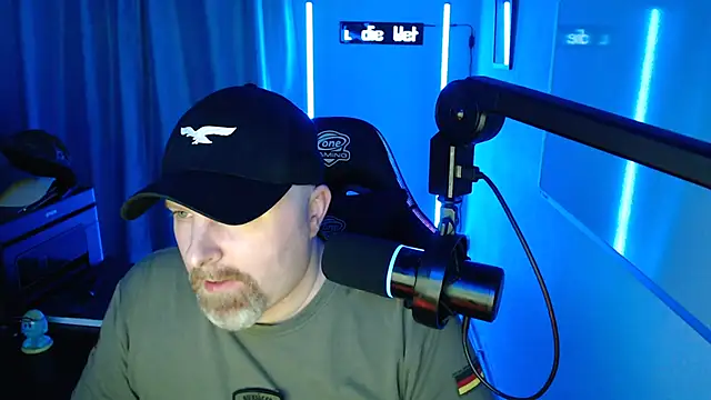 DerPornoPete online show from September 17, 2025, 11:40 pm