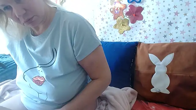 QueenLana online show from March 5, 2026, 8:00 am