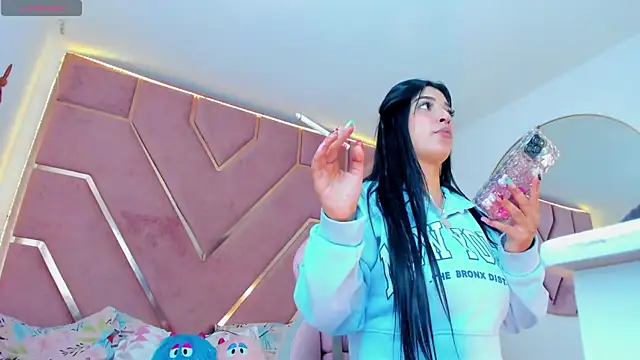 natalia-888 online show from March 14, 2025, 10:27 pm