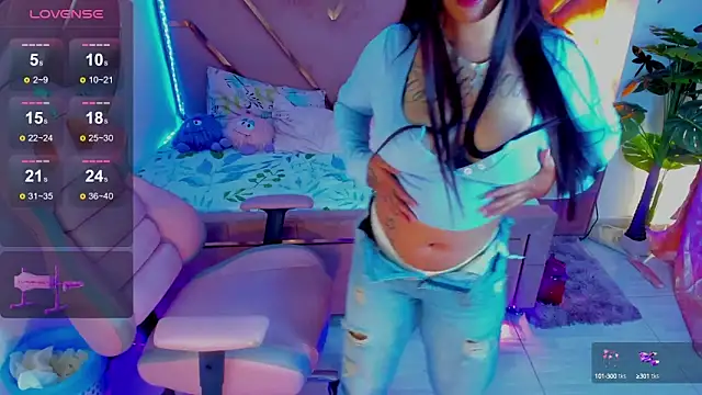 natalia-888 online show from September 29, 2025, 1:23 am