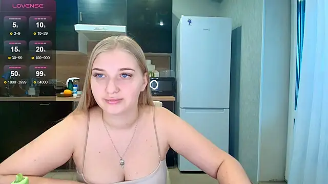 Adr1ana  online show from November 1, 2025, 7:13 am