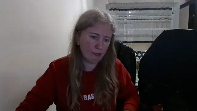 PeterAndJen online show from April 7, 2026, 6:21 pm