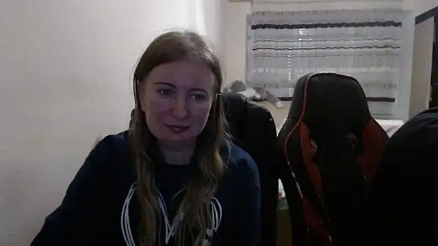 PeterAndJen online show from November 2, 2025, 7:52 pm