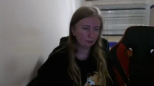 PeterAndJen online show from November 20, 2025, 8:20 pm