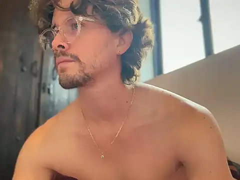 mcklister kinky feets online show from April 8, 2026, 1:01 pm