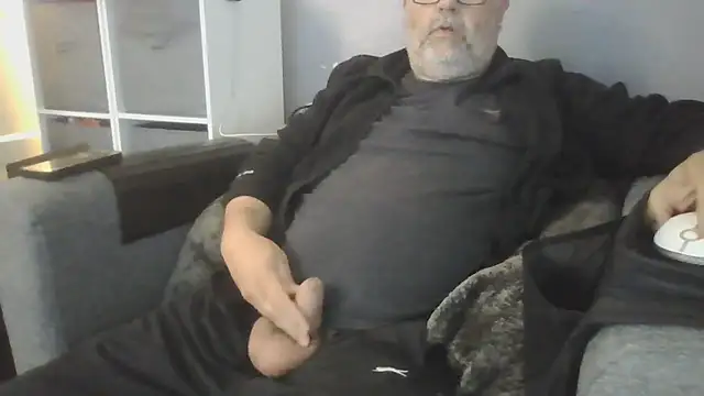 Snapshot of Naturistmale45 chatting on June 3, 2026, 12:06 pm Naturistmale45 online show from June 3, 2026, 12:06 pm