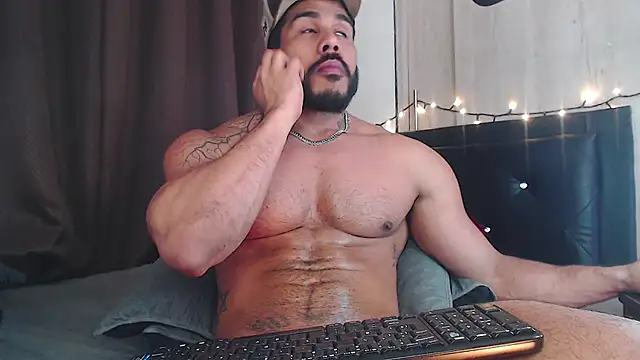 Snapshot of Artemis_Kazttman chatting on December 25, 2024, 11:42 pm Artemis Kazttman online show from December 25, 2024, 11:42 pm