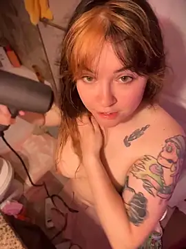 JennKenobi online show from June 3, 2026, 2:33 pm