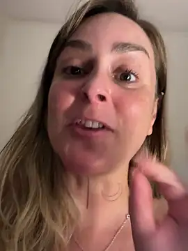 Snapshot of misslulipop chatting on February 21, 2025, 1:44 pm misslulipop online show from February 21, 2025, 1:44 pm