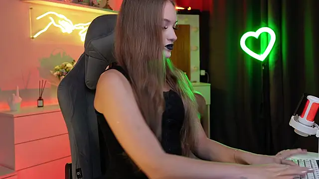 MrsTenderBeast online show from October 10, 2025, 5:03 pm