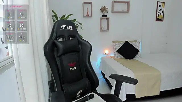 Snapshot of tamy_shine87 chatting on December 24, 2024, 5:34 pm tamy shine87 online show from December 24, 2024, 5:34 pm