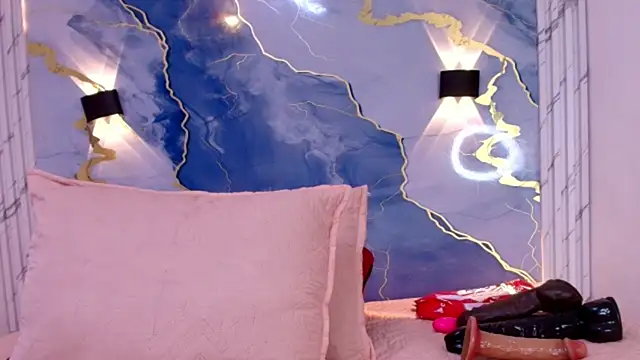 lorrayne  online show from October 8, 2025, 12:07 pm