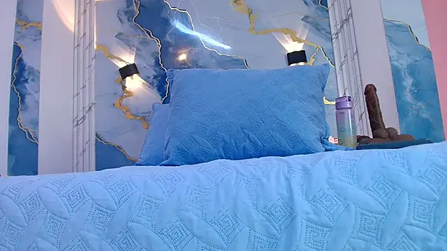 lorrayne  online show from September 26, 2025, 12:23 pm