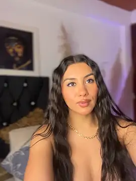 Ambar pe  online show from February 22, 2025, 3:23 am