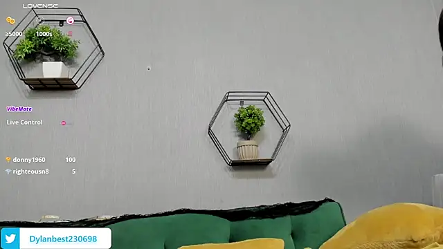 Dylan Best online show from November 3, 2025, 12:27 am