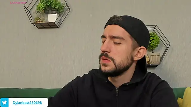 Dylan Best online show from September 17, 2025, 10:01 pm