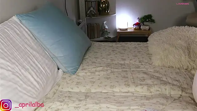 AprilinAlba online show from October 18, 2025, 1:07 am