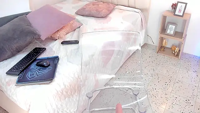 IsiisLovei online show from March 21, 2025, 2:29 pm