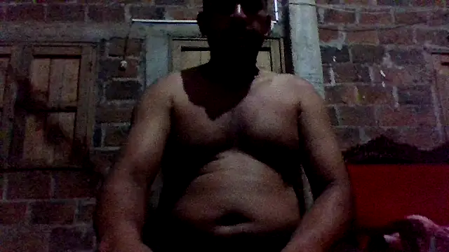 Snapshot of axomen chatting on January 8, 2025, 2:46 am axomen online show from January 8, 2025, 2:46 am