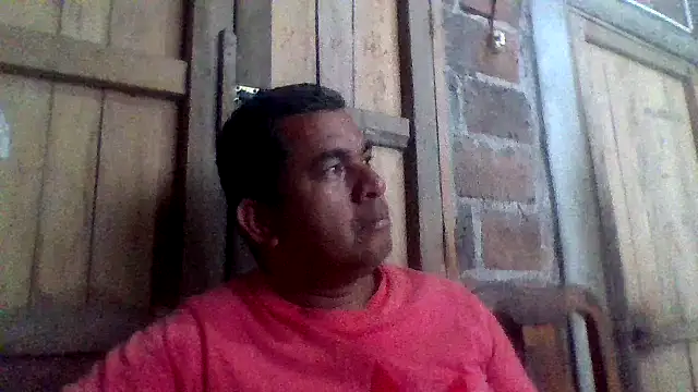 Snapshot of axomen chatting on October 28, 2025, 2:45 am axomen online show from October 28, 2025, 2:45 am