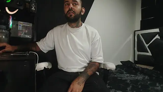 TeddyGominola  online show from September 17, 2025, 7:05 pm