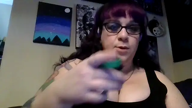 GothyBaby online show from October 1, 2025, 5:06 pm