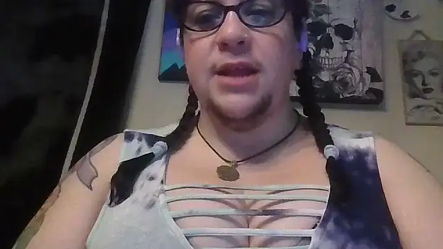 GothyBaby online show from November 21, 2025, 5:45 pm