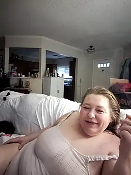 atlwebbie75 online show from October 22, 2025, 12:04 pm