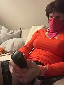 petuletra online show from November 23, 2025, 1:15 am