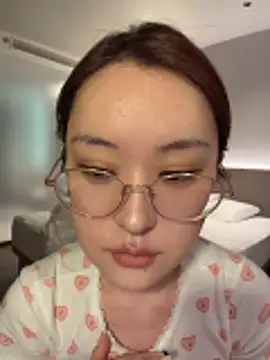 Snapshot of sphynx-_- chatting on May 20, 2026, 8:00 am sphynx- - online show from May 20, 2026, 8:00 am