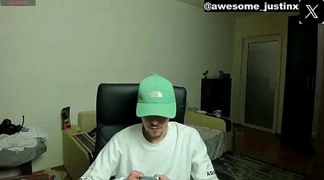 awesomejustin online show from December 1, 2024, 7:19 pm