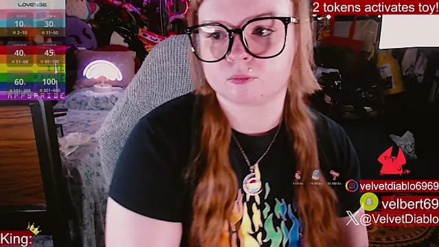 Snapshot of VelvetDiablo chatting on July 1, 2026, 12:00 am VelvetDiablo online show from July 1, 2026, 12:00 am