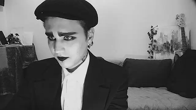 sademobeer online show from September 29, 2025, 2:29 am