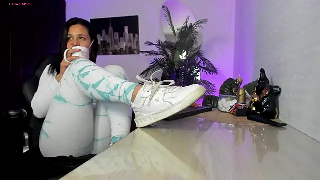 Amaia Bushida online show from November 11, 2025, 2:28 am